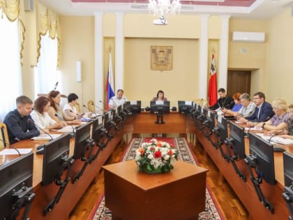 В Смоленске прошло заседание Координационного совета по вопросам семьи, материнства, отцовства и детства