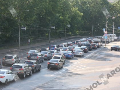 Лето — в пробках. Что известно о ремонте Крестовоздвиженского моста на 5 июля