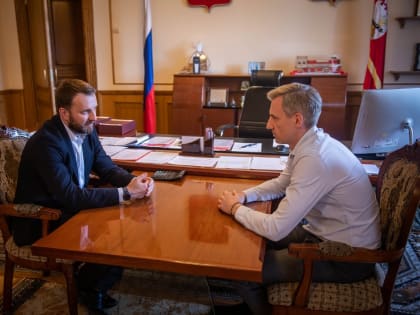 Василий Анохин и помощник Президента Максим Орешкин провели переговоры в Смоленске