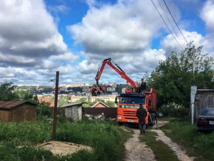 В Смоленске продолжают ликвидировать несанкционированные свалки