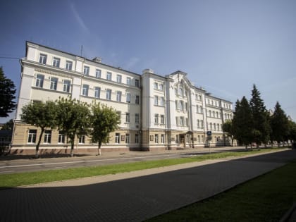Смоленским выпускникам предлагают бесплатно подготовиться к ЕГЭ