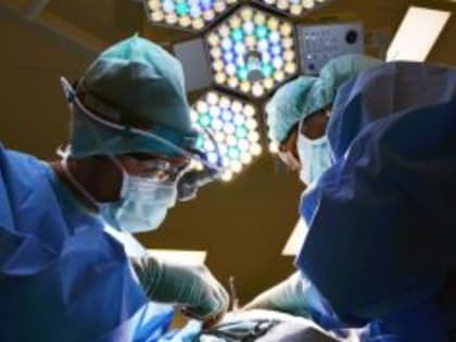 Смоленские врачи впервые провели уникальную операцию для спасения пенсионера с инсультом