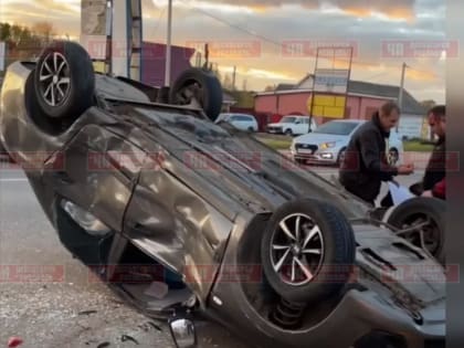 Появилось видео жесткого ДТП с «перевертышем» под Смоленском