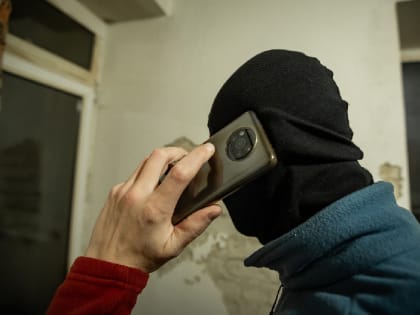 Смолянку убедили перевести 100 тысяч рублей на якобы безопасный счет
