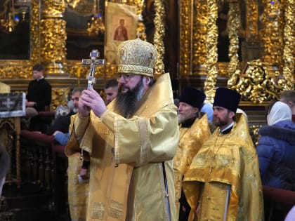Архиерейское богослужение в Неделю Торжества Православия в Свято-Успенском соборе