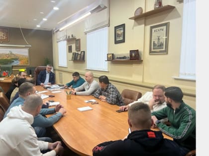 Александр Новиков провел оперативное совещание на тему работы коммунальных служб