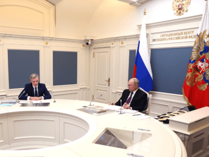 «Ничего не надо откладывать под сукно»: о чем договорились Путин и Анохин