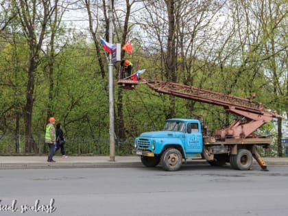 Смоленск украшают к праздникам