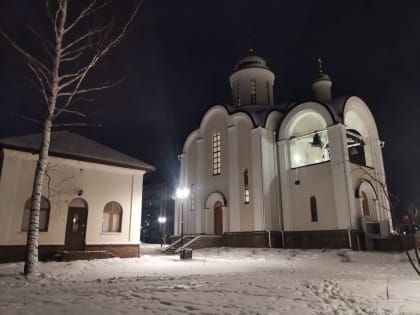 Архипастырь совершил Всенощное бдение в Свято-Сергиевском храме в мкр. Соловьиная роща г. Смоленска