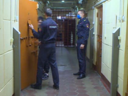 55-летний смолянин жестоко избил молодую возлюбленную и оставил ее умирать