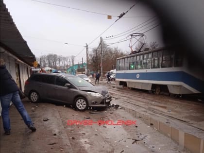 В Смоленске коммунальщики устроили «конец света» для целого дома