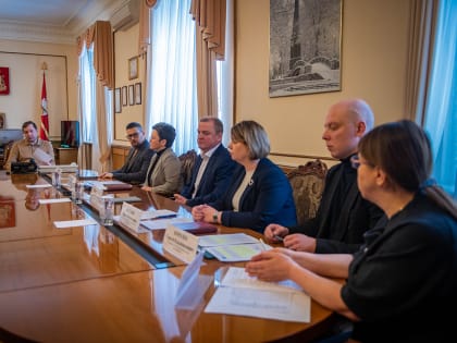 Губернатор Смоленской области провёл совещание на тему работы скорой помощи