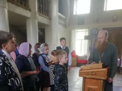 Круглый стол по теме церковнославянского языка в храме Рождества Христова г. Сафоново