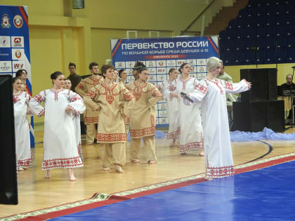 В Смоленске состоялось торжественное открытие первенства по вольной борьбе среди девушек до 16 лет