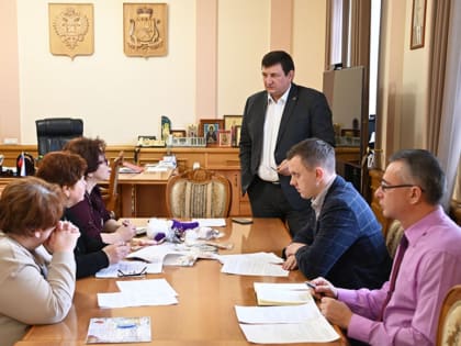 Новогодняя ярмарка в Смоленске: поддержка детей и военных