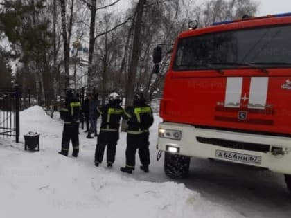 В Смоленской области пожарные выезжали тушить квартиру