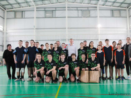 Кардымовская волейбольная команда будет играть в новой форме