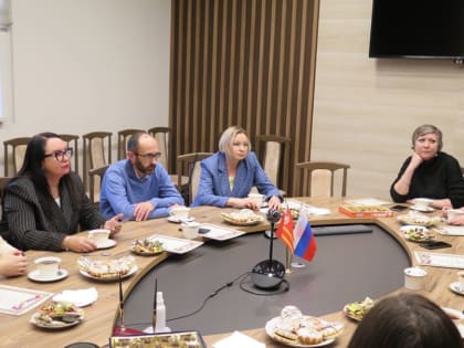 Глава Смоленска наградил руководителей СМИ в преддверии Дня печати