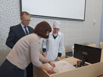 В Смоленской области продолжают привлекать кадры в учреждения здравоохранения