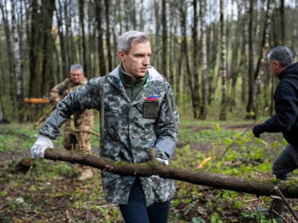 Василий Анохин принял участие в общеобластном субботнике