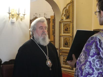 Преосвященнейший Сергий, епископ Вяземский и Гагаринский совершил Всенощное Бдение в Свято-Троицком кафедральном соборе города Вязьмы