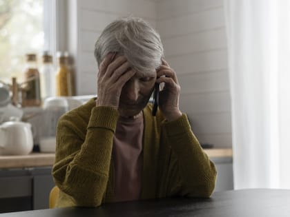 В Смоленске мошенник заработал на доверчивой пенсионерке шестизначную сумму