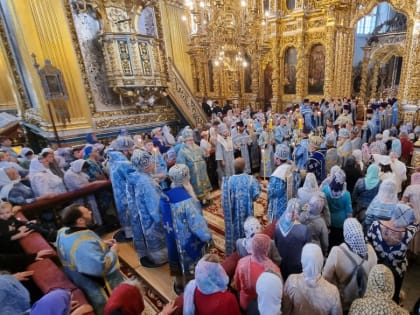 В Свято-Успенском кафедральном соборе состоялось торжественное Всенощное бдение