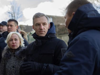 Василий Анохин осмотрел требующие ремонта башни крепостной стены в Смоленске