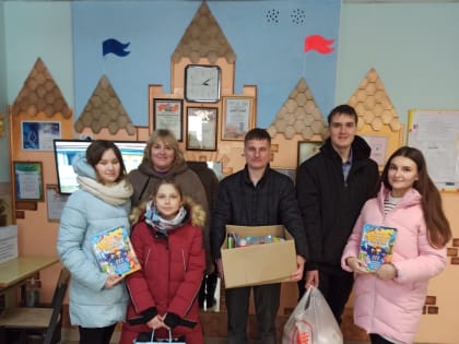 Добровольцы навестили детей в СРЦ » Родник» в Дорогобужском районе