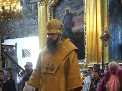 Митрополит Исидор совершил богослужение в Неделю Всех Святых в Свято-Успенском соборе г. Смоленска