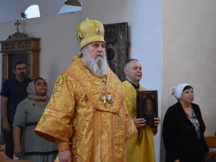 Божественная Литургия в Свято-Троицком кафедральном соборе