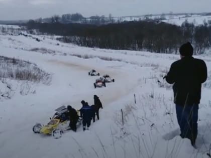 Под Смоленском гонки чемпионата по автокроссу сняли на видео