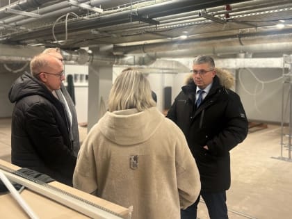 Мэр Смоленска Александр Новиков проверил готовность новой школы на Королёвке