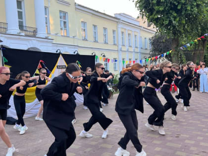 В центре Смоленска появится уличная сцена