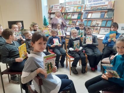 Библиотечный урок «Учитель – наставник и друг». 12+