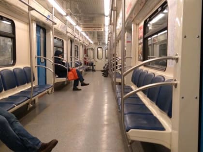 В московском метро спасли мужчину, упавшего под поезд