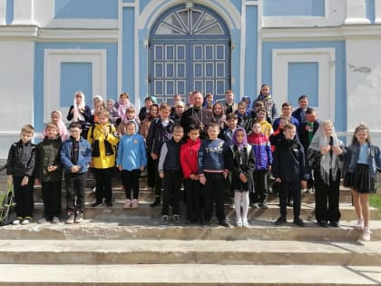 Учащиеся средней школы №2 города Демидова посетили Успенский собор