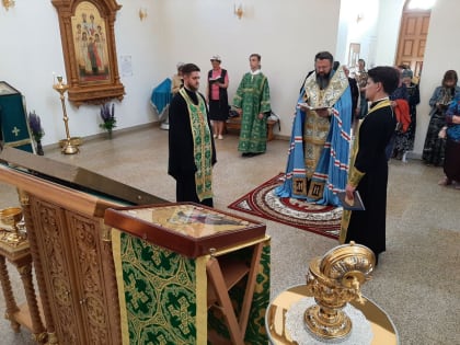 Митрополит Исидор совершил акафист преподобному Сергию Радонежскому в Соловьиной роще