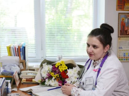 Смоленских учителей и врачей освободят от бумажной работы