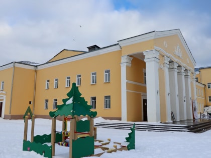 Сергей Неверов сделал подарок районному ДК в Смоленской области