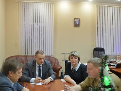 Глава Ярцевского района Роман Захаров провел очередное рабочее совещание