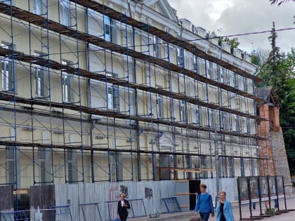 Чиновникам смоленской мэрии поднимут должностные оклады