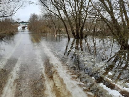В Смоленской области затопило автодорогу