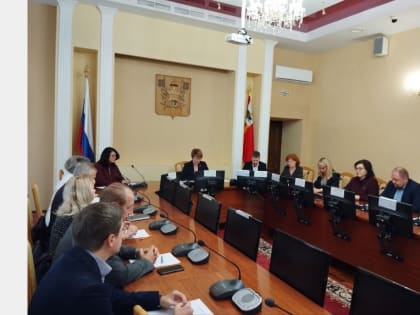 В Смоленске рассмотрели вопрос об организации горячего питания в школах