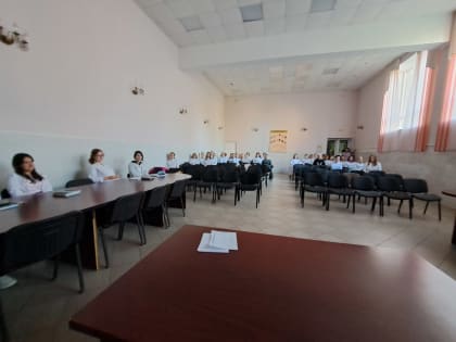 Священник встретился со студентами медицинского университета города Смоленска