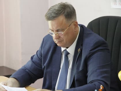 Анатолий Овсянкин продолжает решать вопросы жителей Промышленного района города Смоленска
