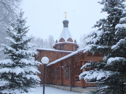 Епископ Вяземский и Гагаринский Сергий возглавил служение Божественной литургии в храме иконы Божией Матери «Отрада и Утешение» п.Вадино