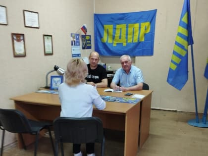 «Все норм»: Дорогобужские депутаты Евгений Анопочкин и Михаил Зайцев открыты для своих земляков