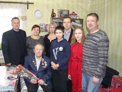 Поздравили ветеранов с праздником