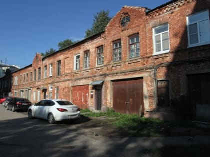 Люди в каретном сарае, или Сортиры в двухстах метрах от мэрии Смоленска